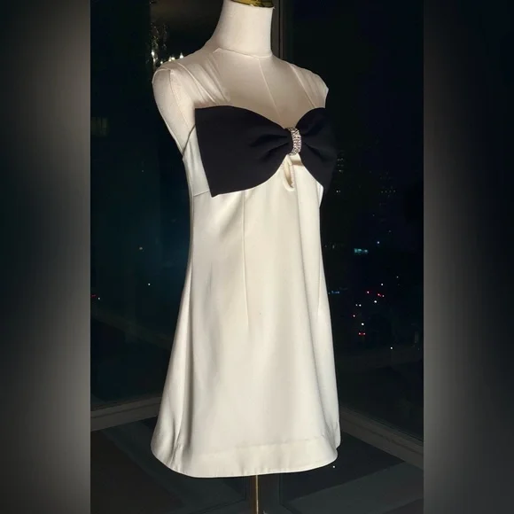 🆕 SELF-PORTRAIT 🧿 NWOT White And Black Crepe Bow Mini Dress, Sz UK 14 US 10
